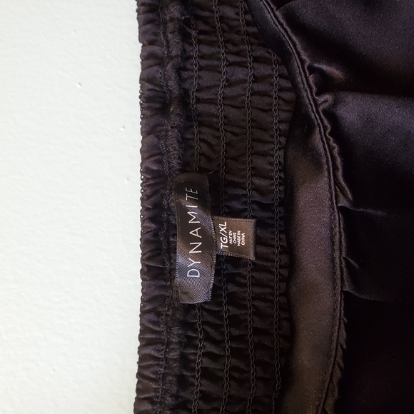 SILKY Black Semi-Cropped Top - Picture 4 of 4